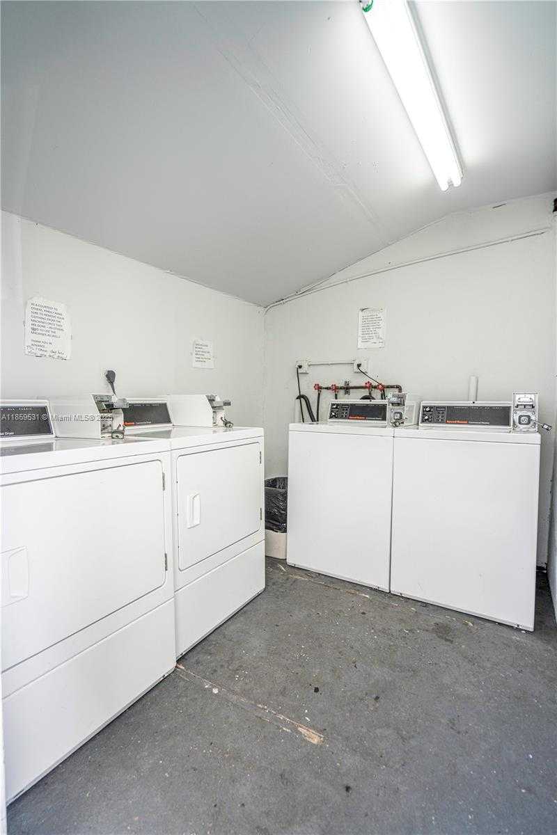 Small Image of 8315 BYRON AVE #7A, Miami Beach Number 10