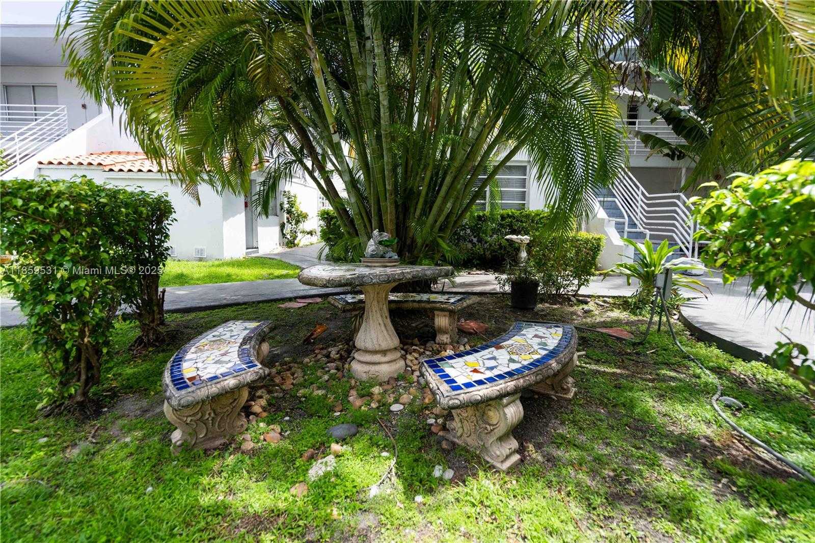 Small Image of 8315 BYRON AVE #7A, Miami Beach Number 12