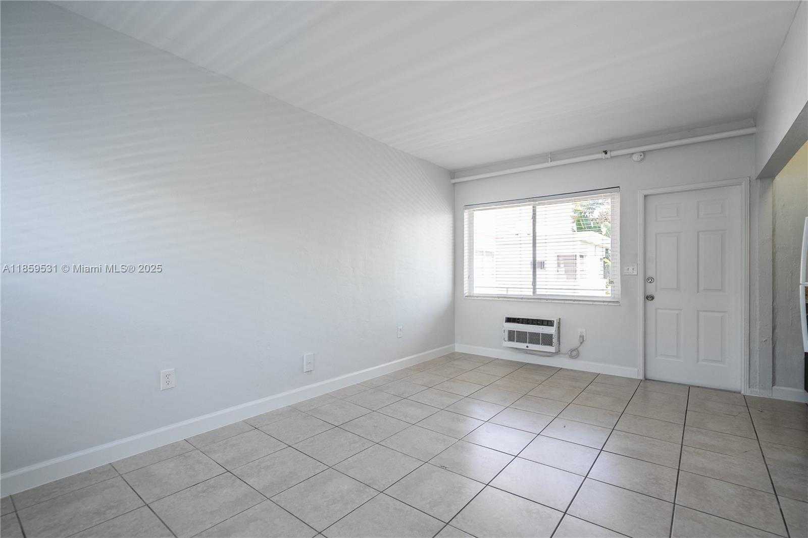 Small Image of 8315 BYRON AVE #7A, Miami Beach Number 6