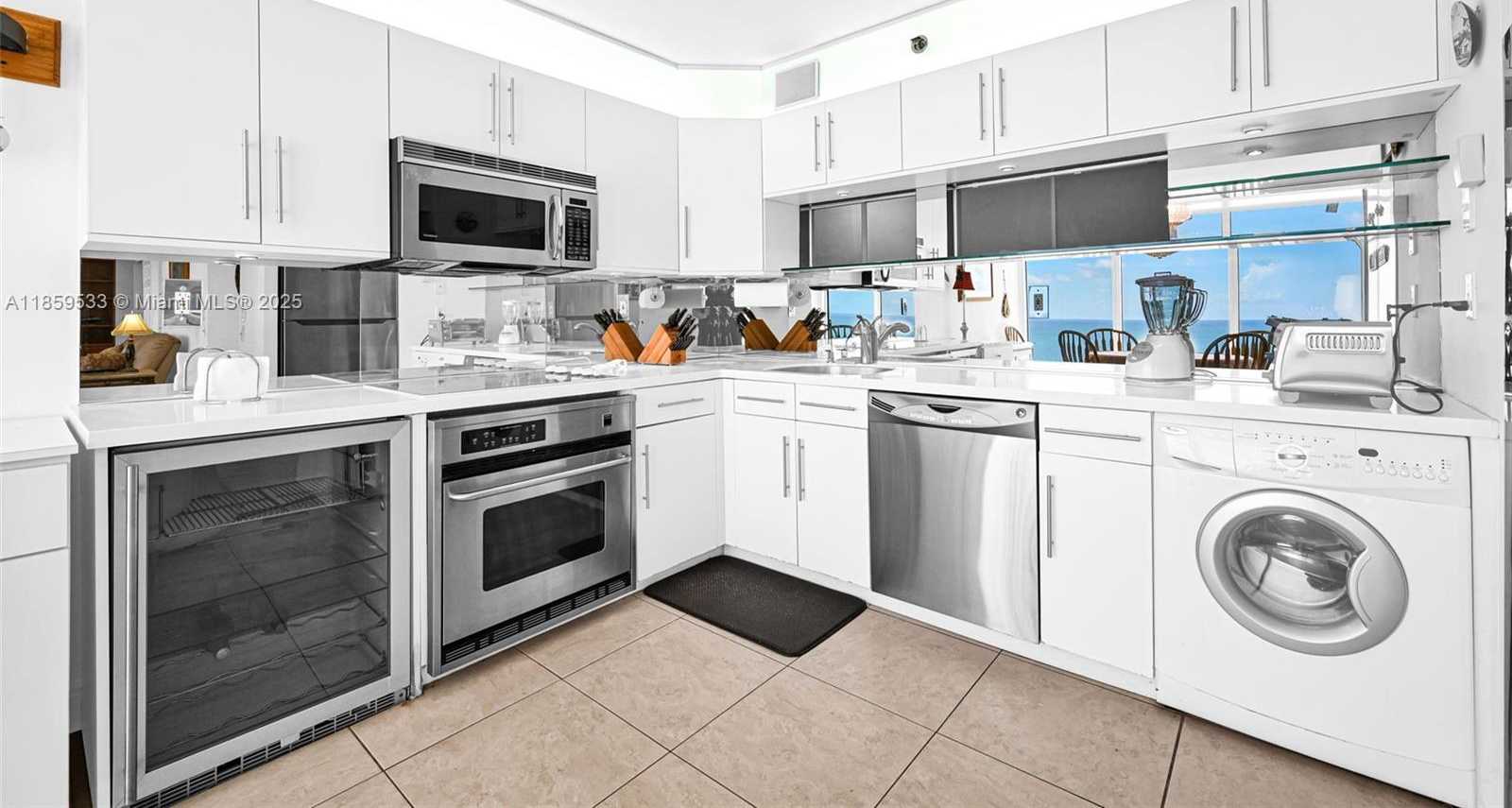 Small Image of 2401 COLLINS AVE #1801, Miami Beach Number 12