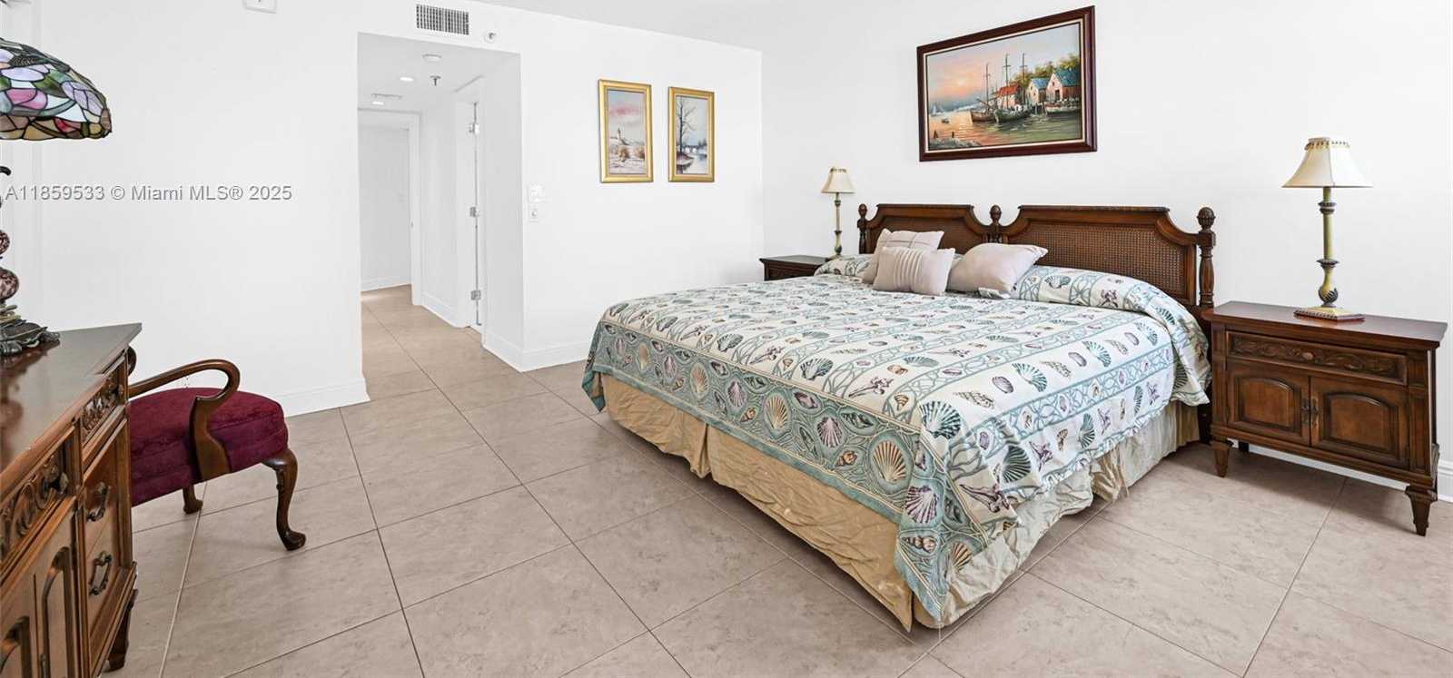 Small Image of 2401 COLLINS AVE #1801, Miami Beach Number 15