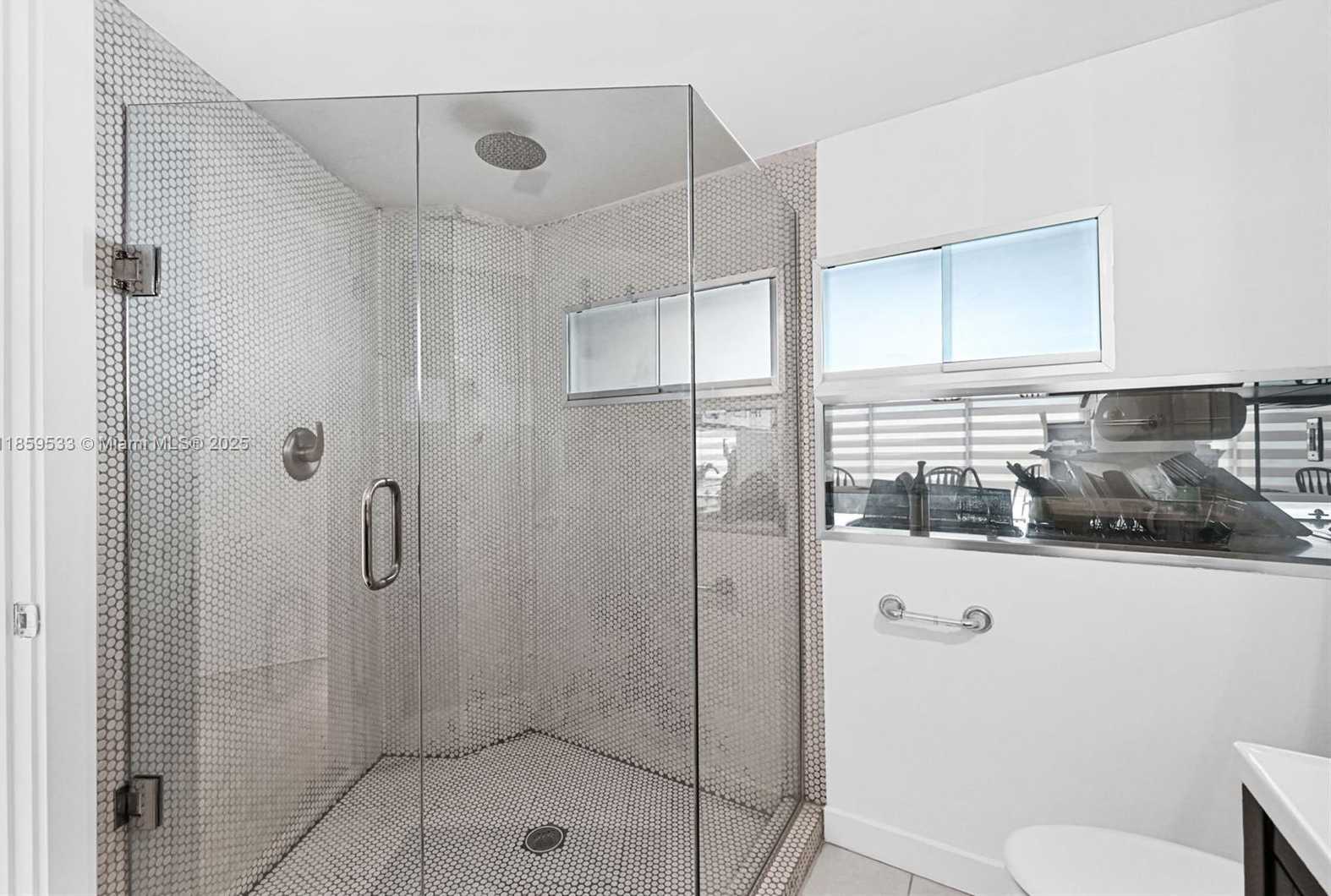 Small Image of 2401 COLLINS AVE #1801, Miami Beach Number 21