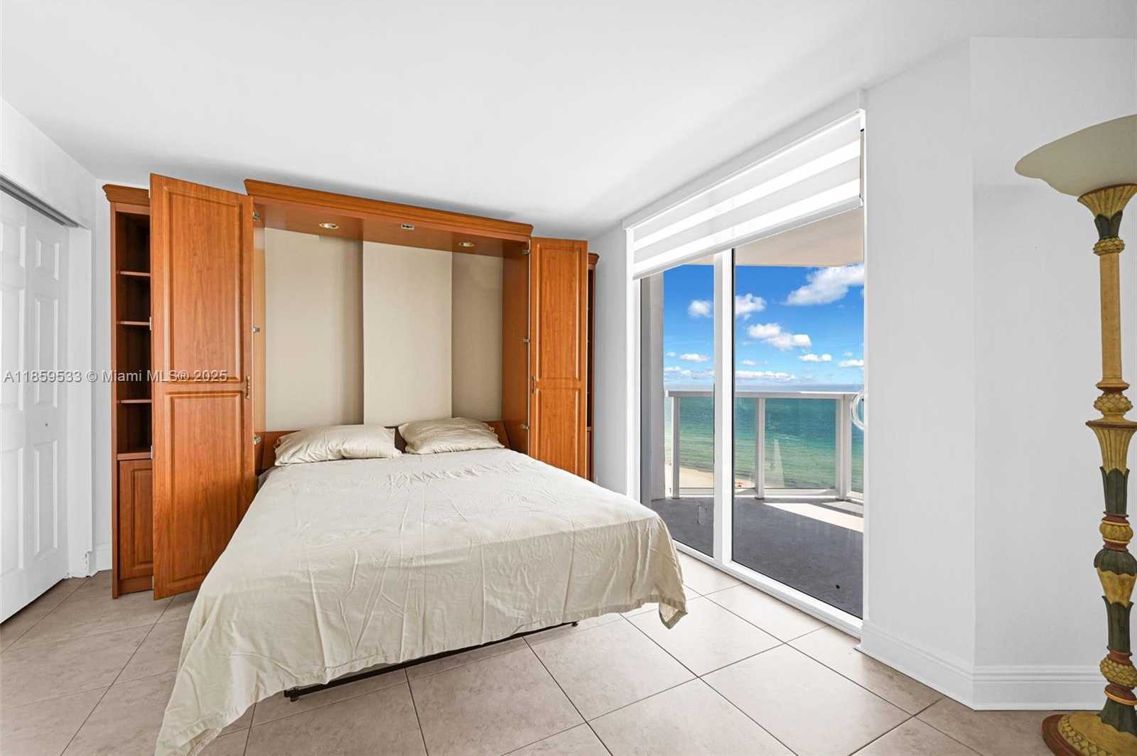 Small Image of 2401 COLLINS AVE #1801, Miami Beach Number 23