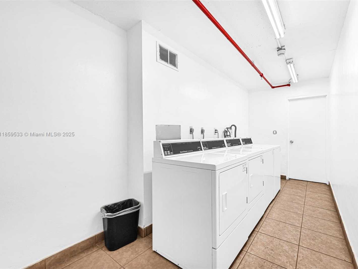 Small Image of 2401 COLLINS AVE #1801, Miami Beach Number 25