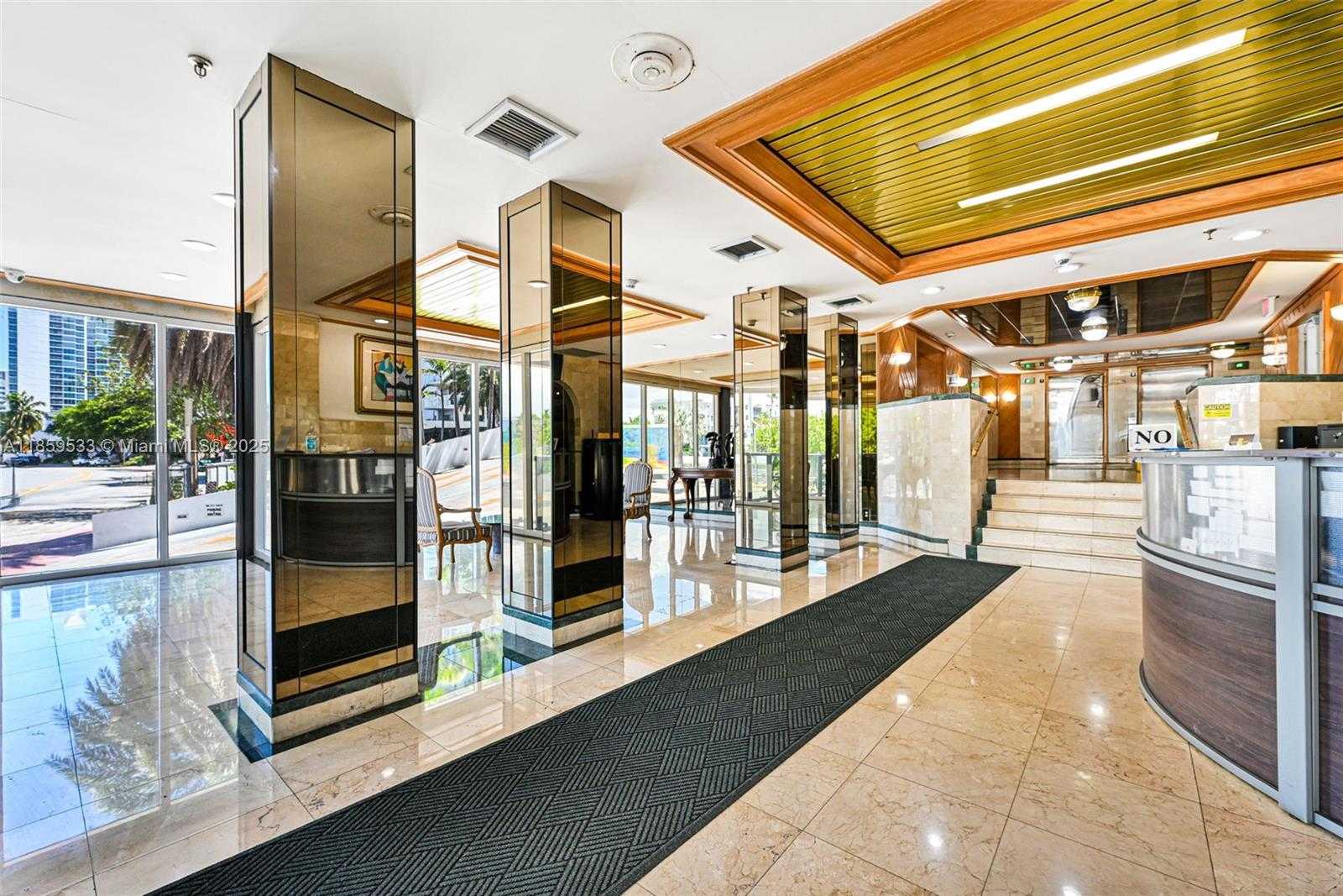 Small Image of 2401 COLLINS AVE #1801, Miami Beach Number 30