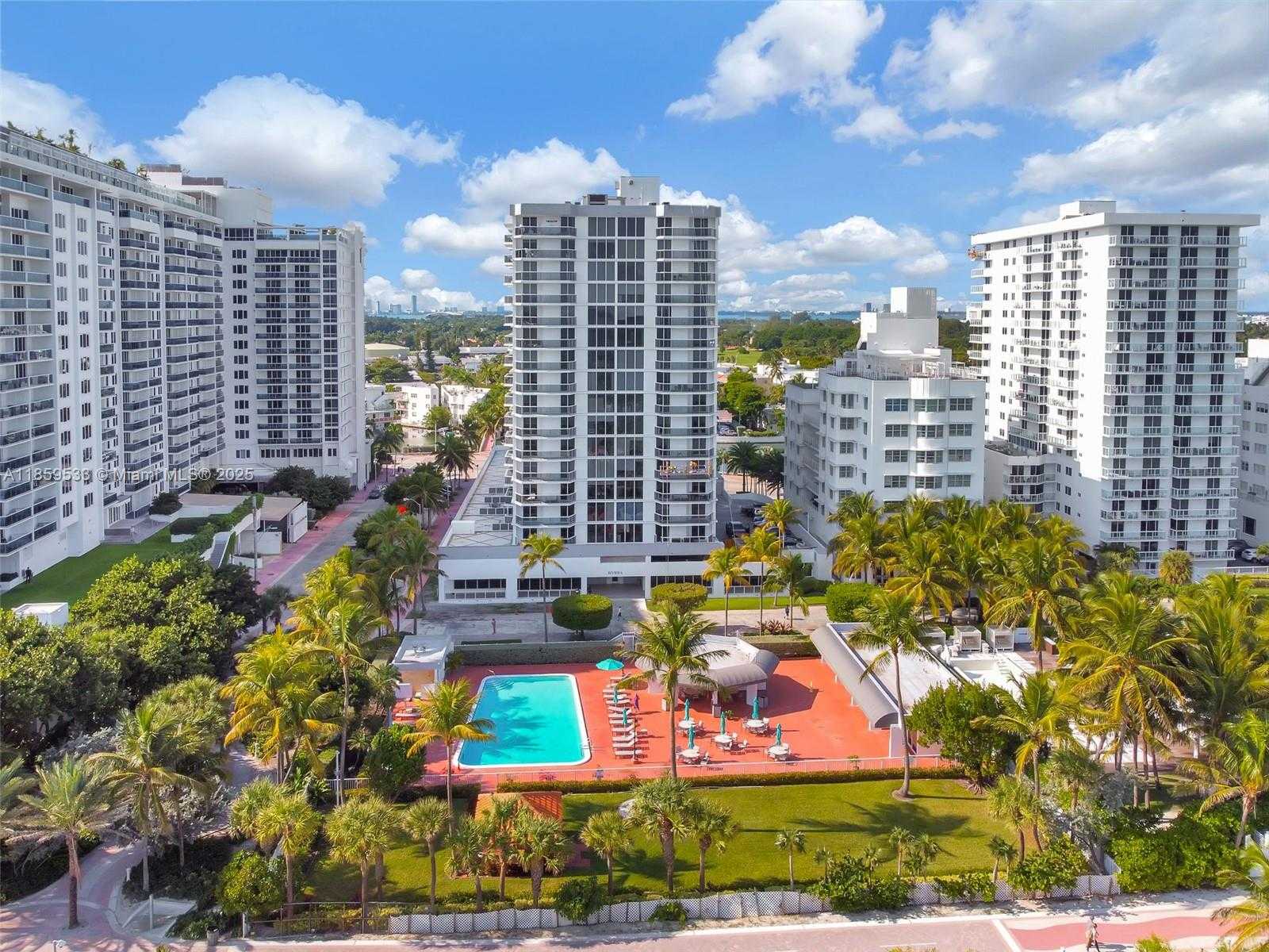 Small Image of 2401 COLLINS AVE #1801, Miami Beach Number 4