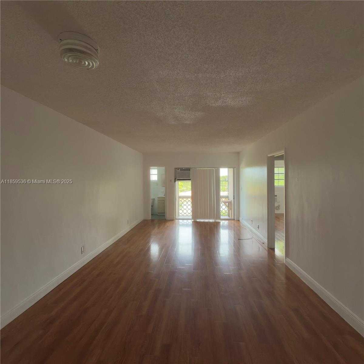 Small Image of 6580 SANTONA ST #A-40, Coral Gables Number 3