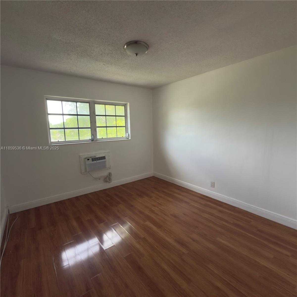 Small Image of 6580 SANTONA ST #A-40, Coral Gables Number 4