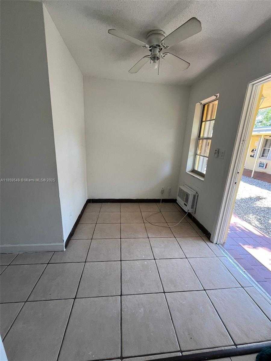 Small Image of 1915 FLETCHER ST #w4, Hollywood Number 7