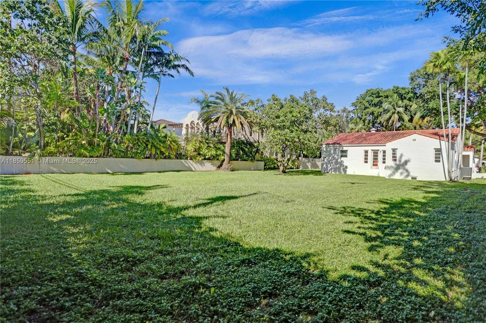 Small Image of 2214 SEGOVIA CIR, Coral Gables Number 10