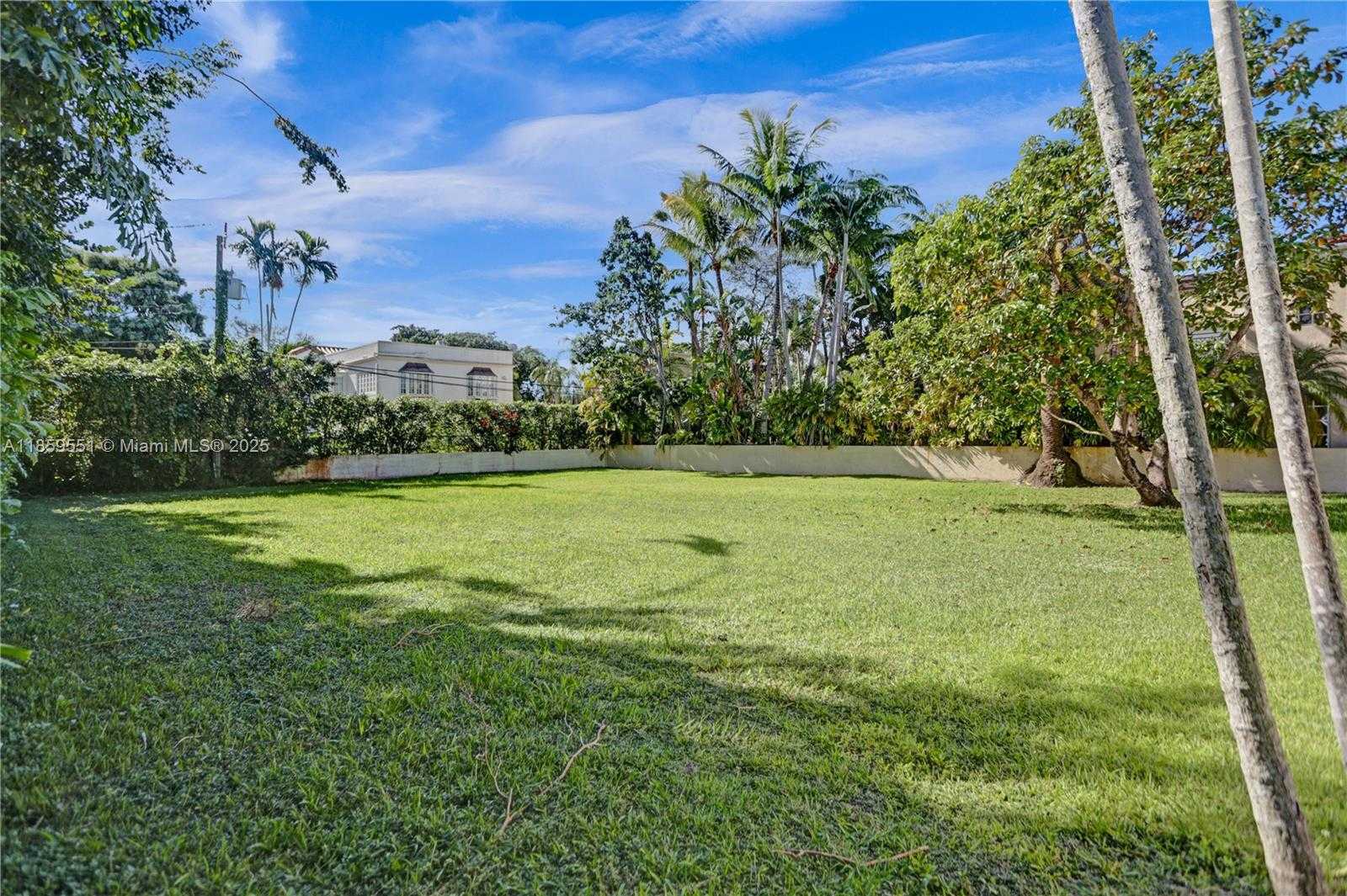 Small Image of 2214 SEGOVIA CIR, Coral Gables Number 12