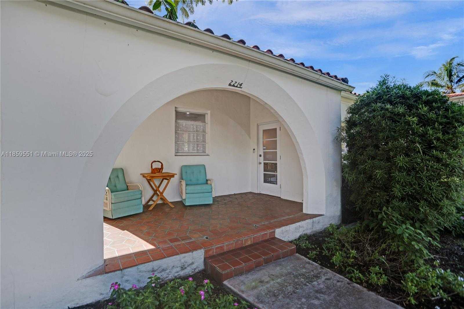 Small Image of 2214 SEGOVIA CIR, Coral Gables Number 13