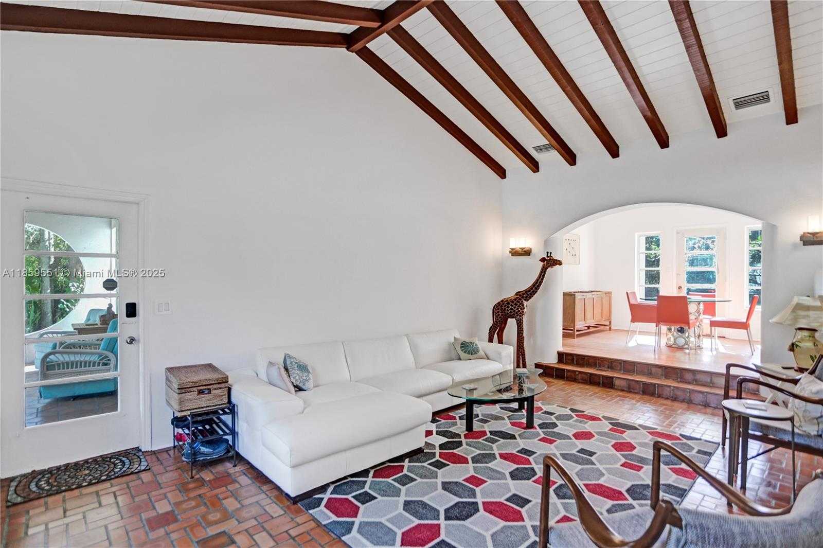 Small Image of 2214 SEGOVIA CIR, Coral Gables Number 16