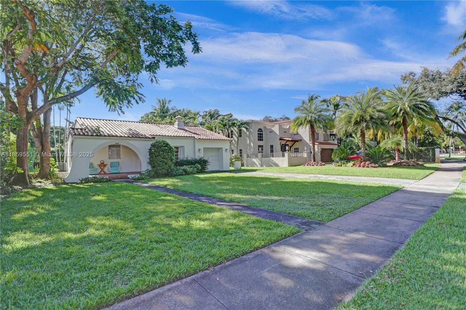 Small Image of 2214 SEGOVIA CIR, Coral Gables Number 2