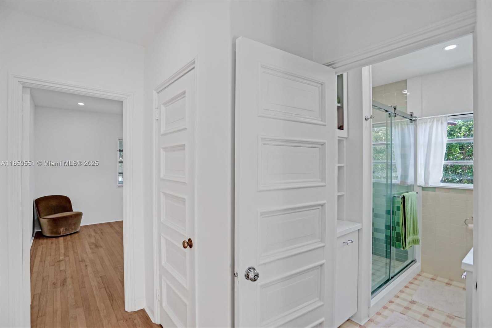 Small Image of 2214 SEGOVIA CIR, Coral Gables Number 29