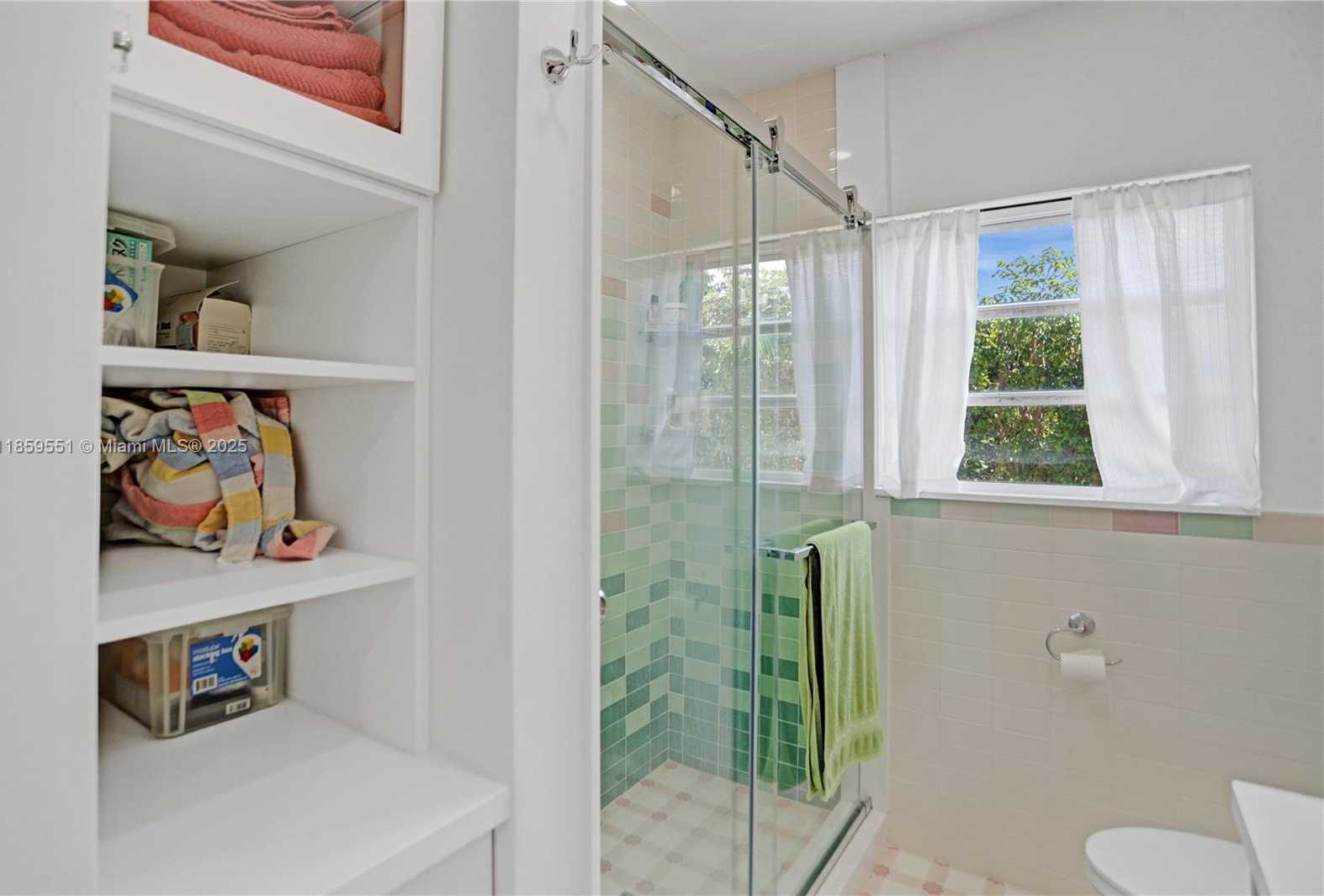 Small Image of 2214 SEGOVIA CIR, Coral Gables Number 30