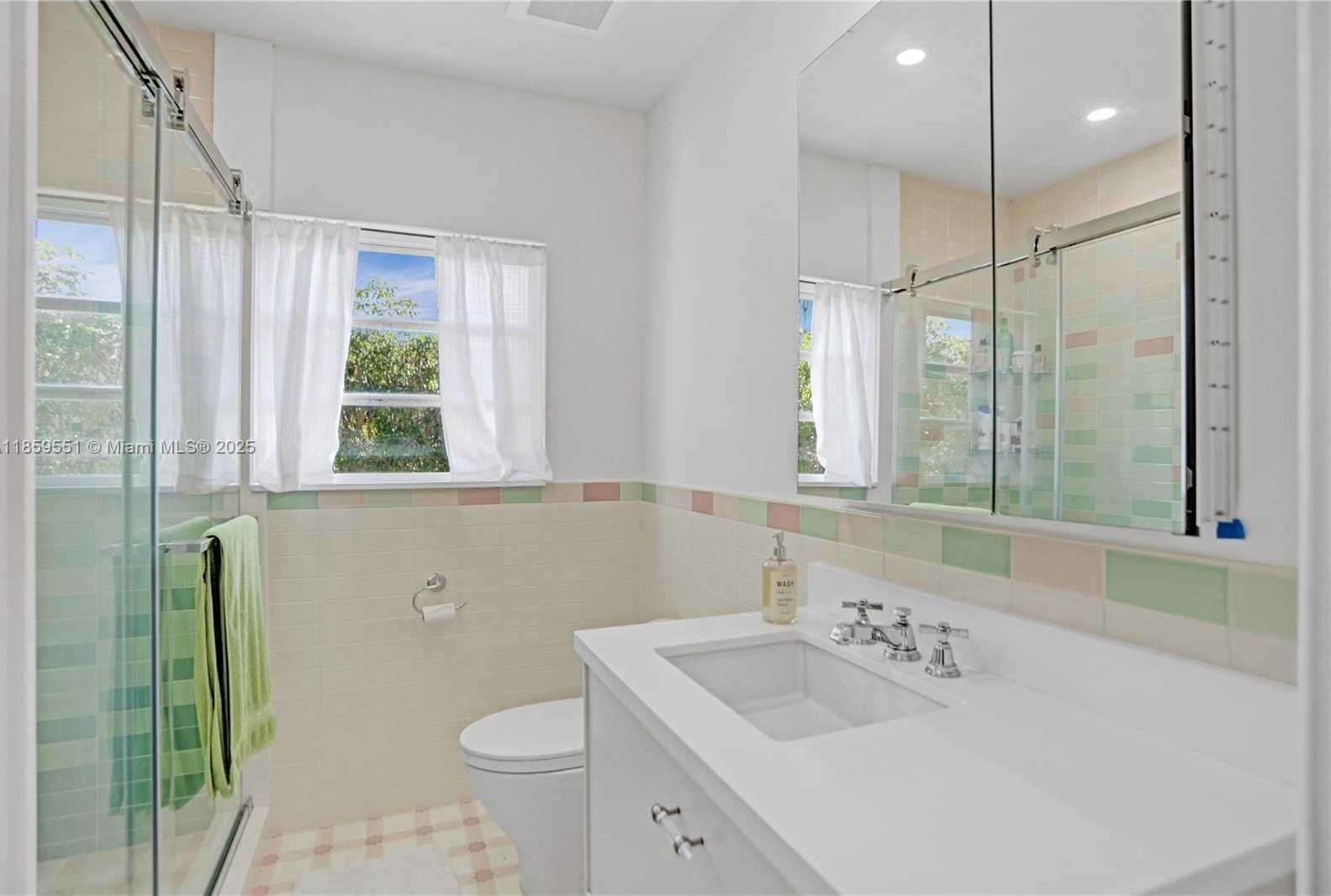 Small Image of 2214 SEGOVIA CIR, Coral Gables Number 31