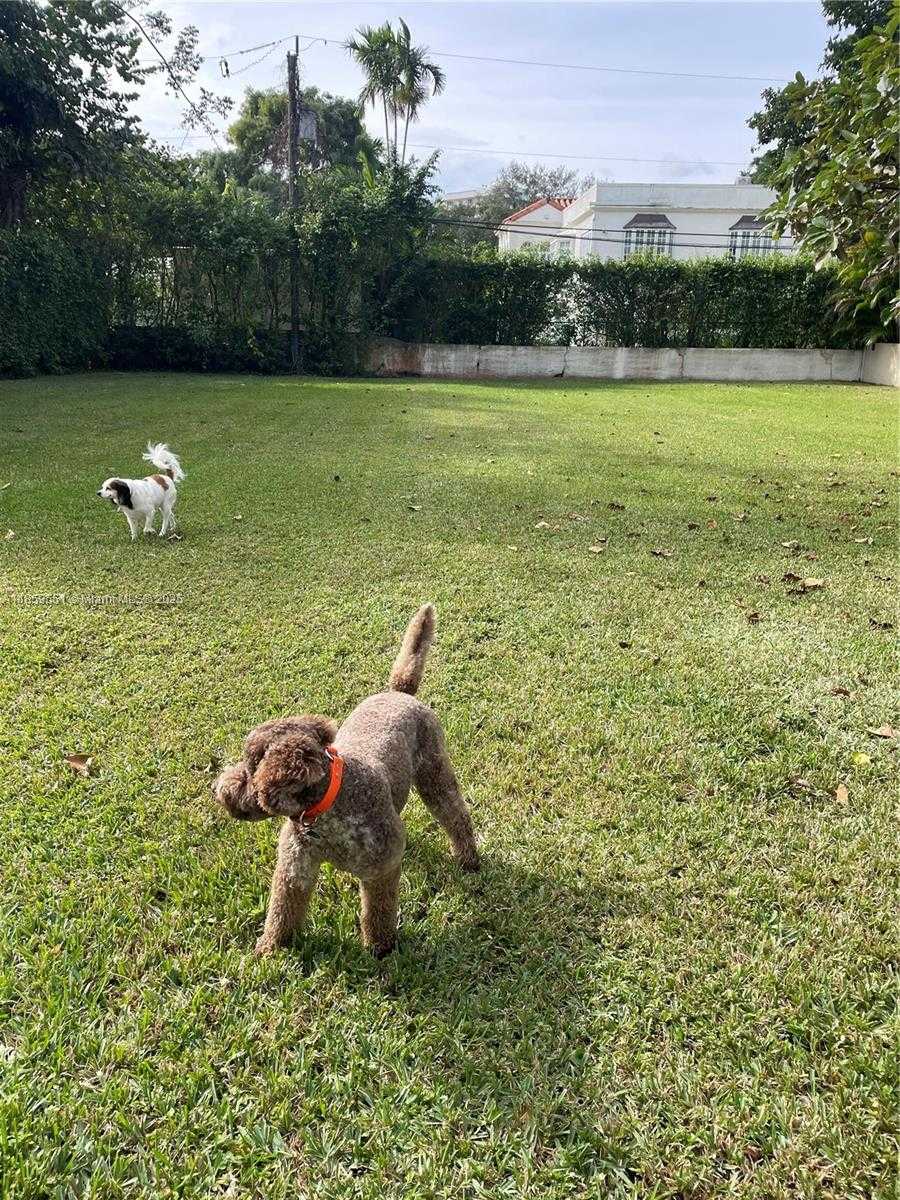Small Image of 2214 SEGOVIA CIR, Coral Gables Number 4