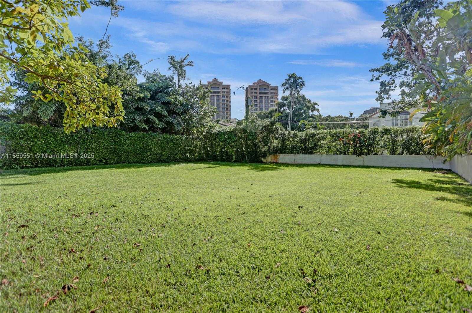 Small Image of 2214 SEGOVIA CIR, Coral Gables Number 7