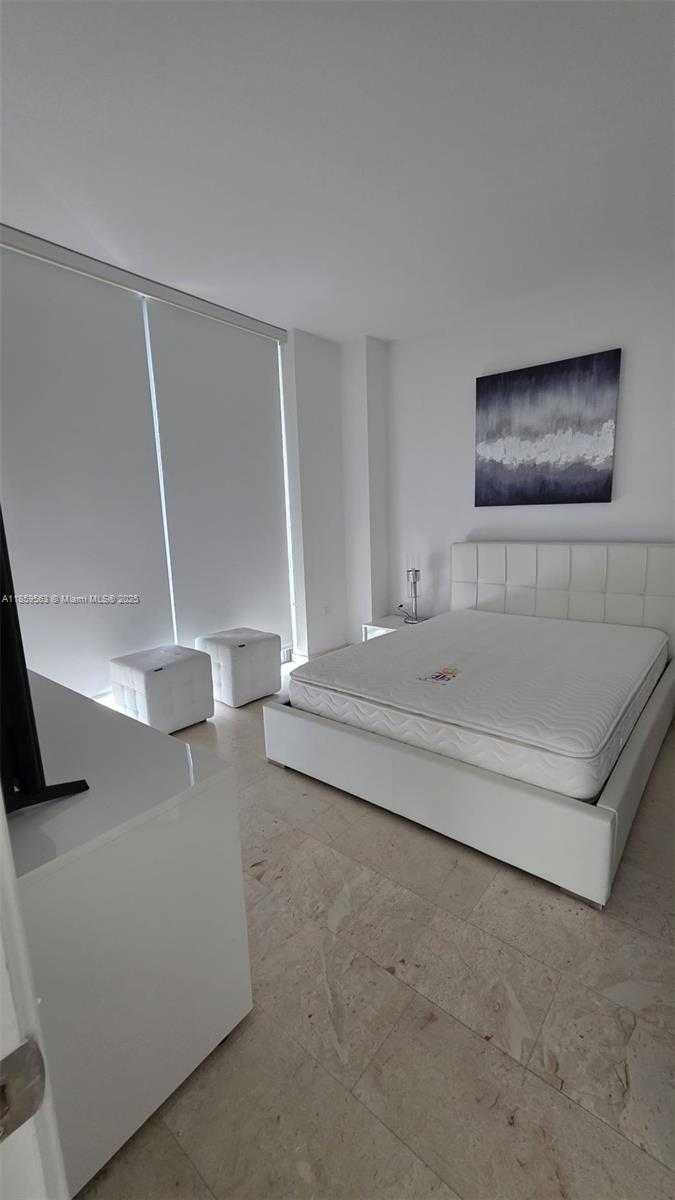 Small Image of 68 SOUTH EAST 6TH ST #2412, Miami Number 16