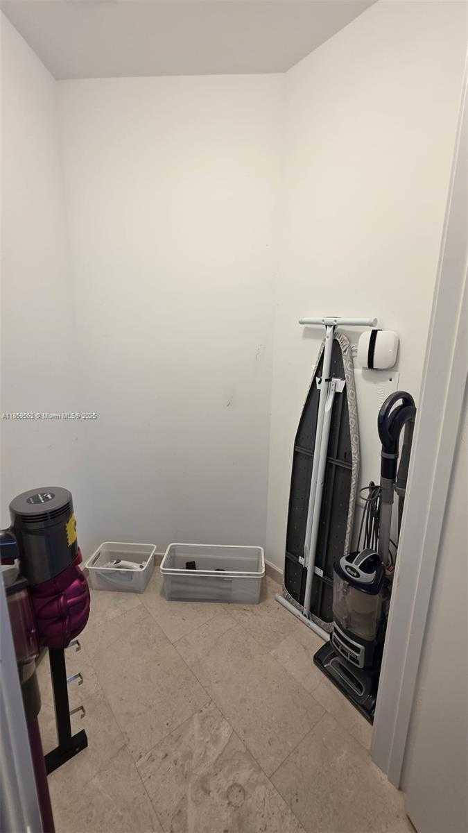 Small Image of 68 SOUTH EAST 6TH ST #2412, Miami Number 20
