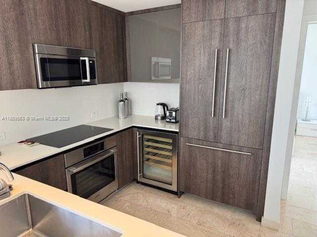 Small Image of 68 SOUTH EAST 6TH ST #2412, Miami Number 3