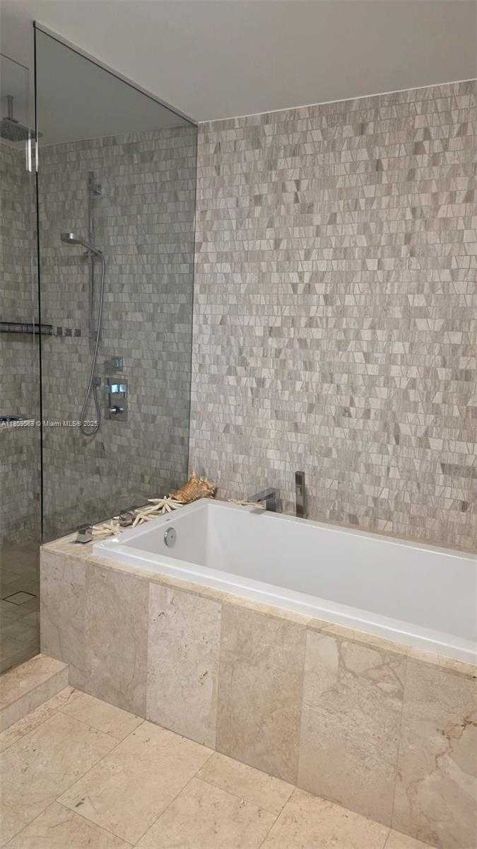 Small Image of 68 SOUTH EAST 6TH ST #2412, Miami Number 7