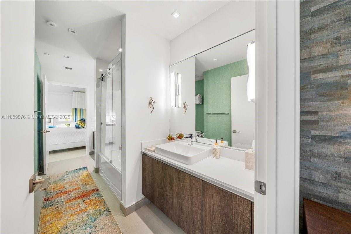 Small Image of 455 NORTH EAST 39TH ST #306, Miami Number 16