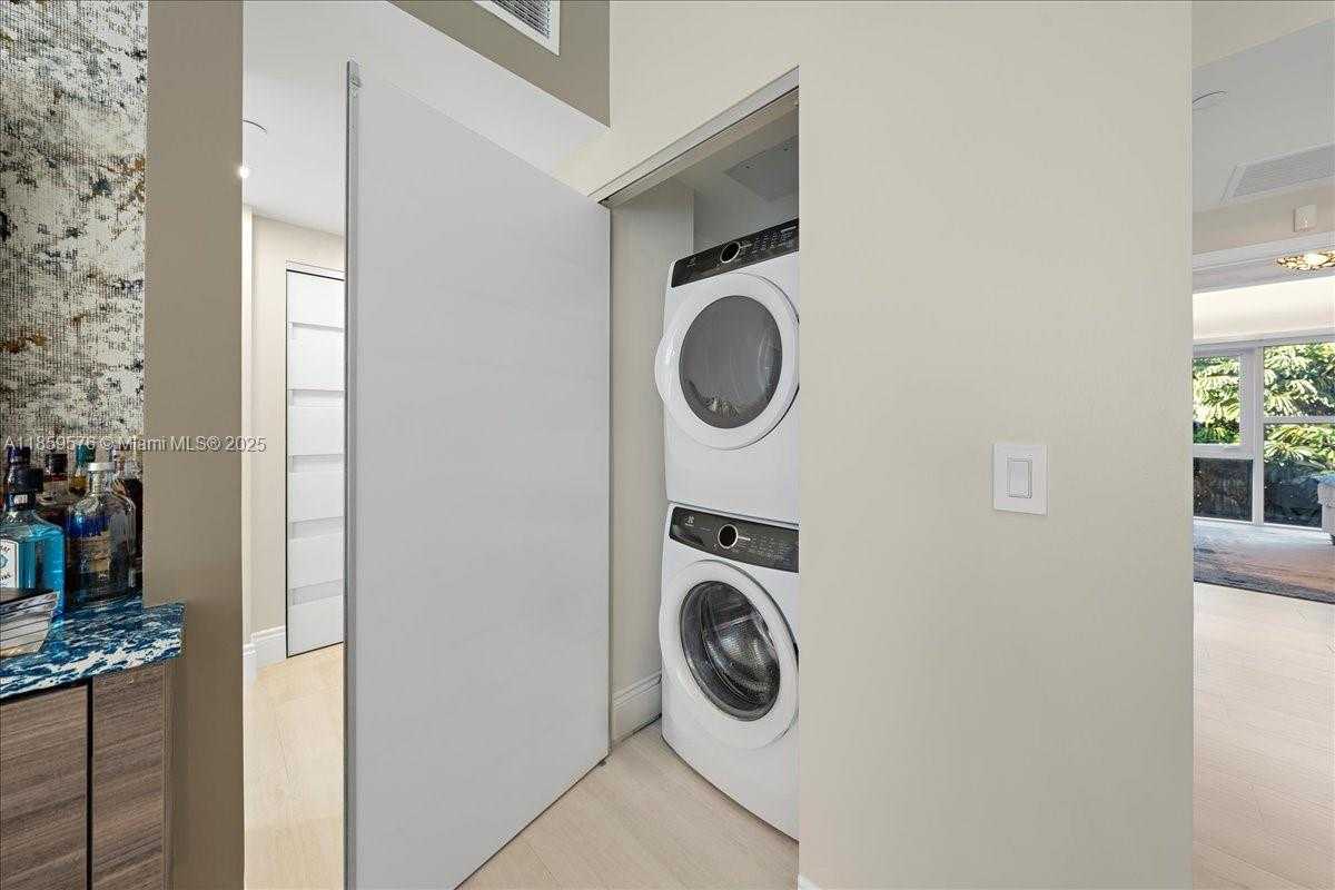 Small Image of 455 NORTH EAST 39TH ST #306, Miami Number 19