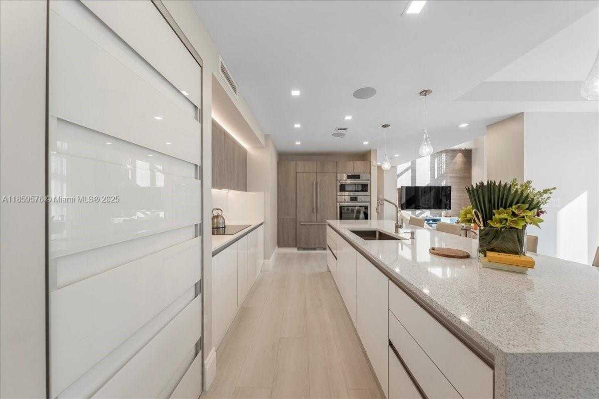 Small Image of 455 NORTH EAST 39TH ST #306, Miami Number 6