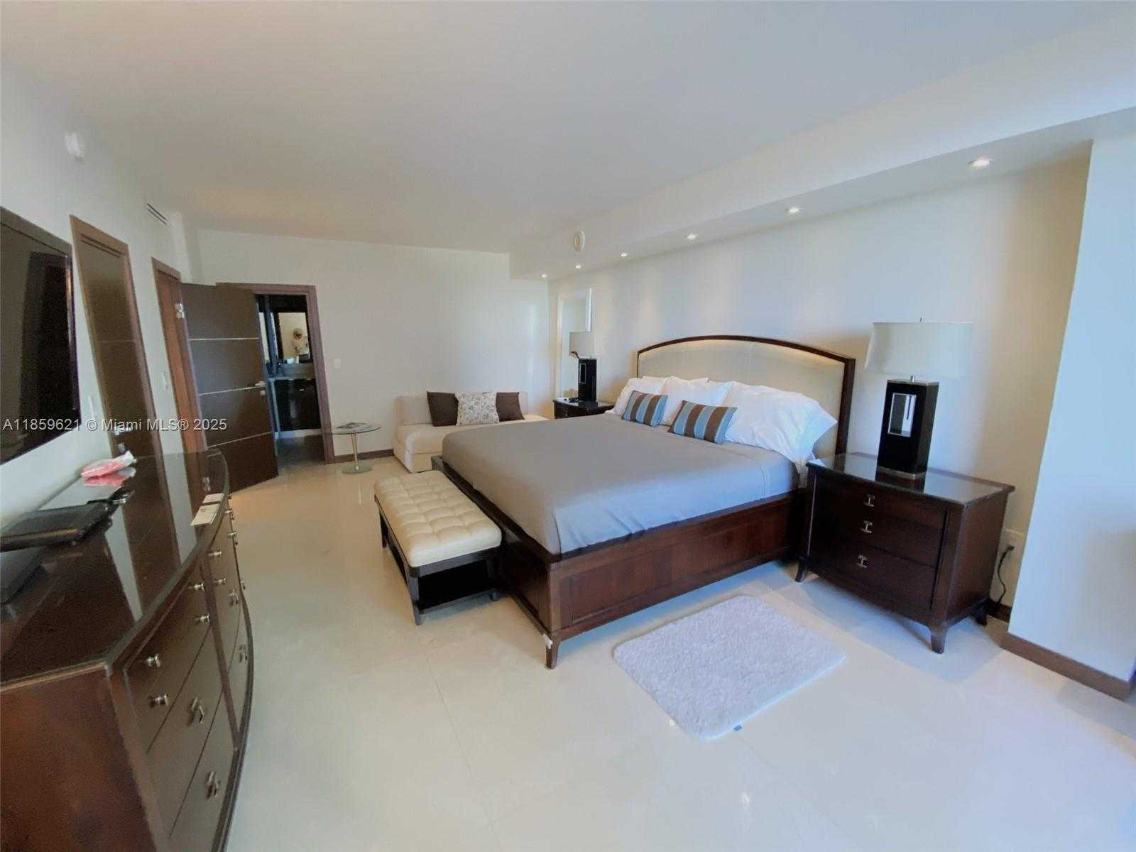 Small Image of 10275 COLLINS AVE #708, Bal Harbour Number 22