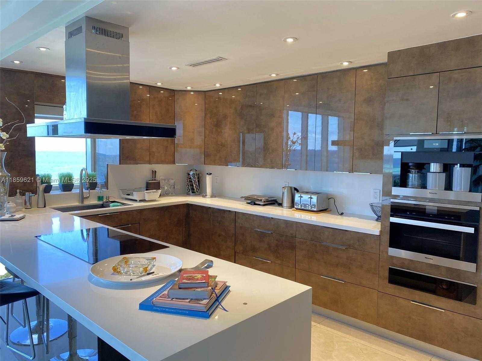 Small Image of 10275 COLLINS AVE #708, Bal Harbour Number 8
