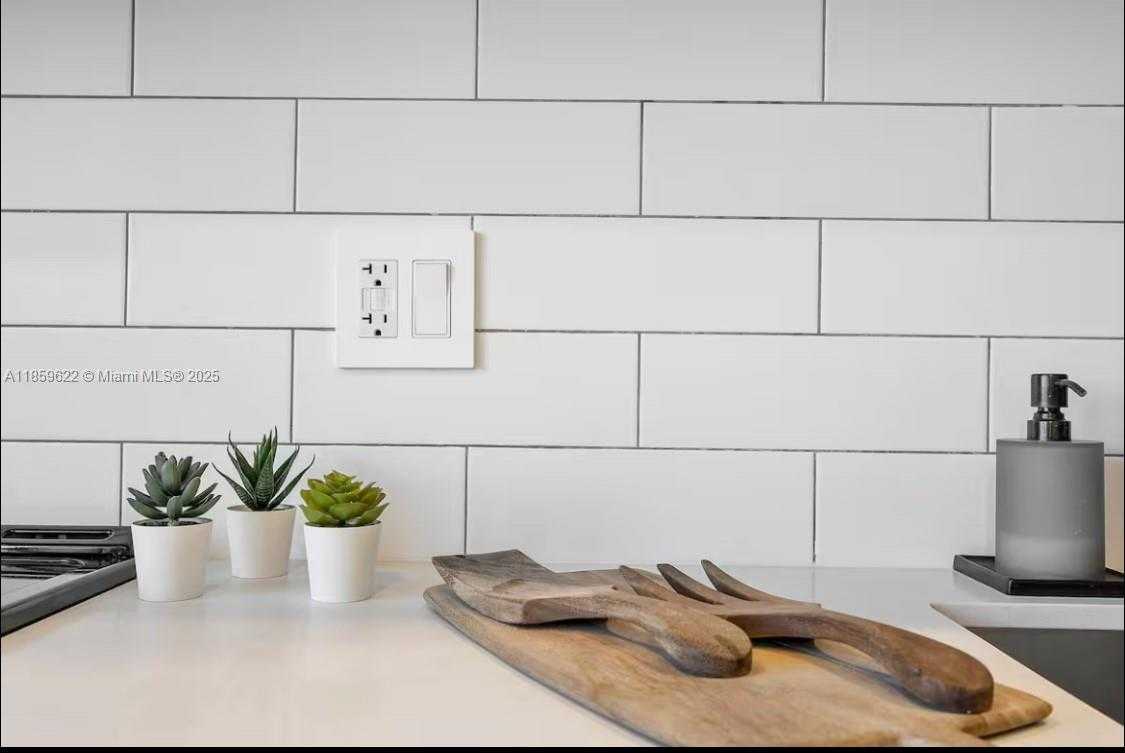 Small Image of 398 NORTH EAST 5TH ST #4004, Miami Number 12