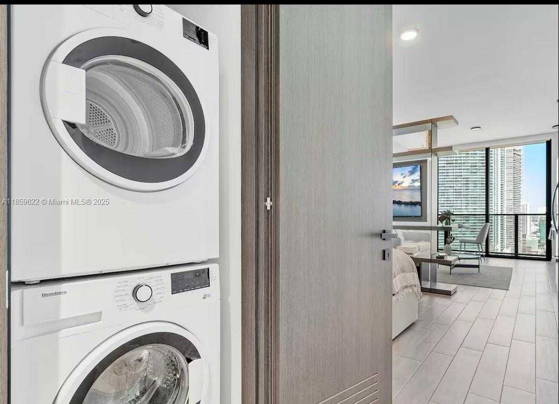 Small Image of 398 NORTH EAST 5TH ST #4004, Miami Number 19