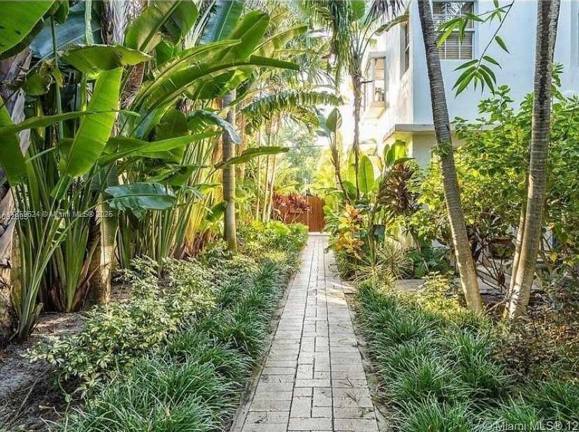 Small Image of 2921 SHERIDAN AVE #3, Miami Beach Number 14