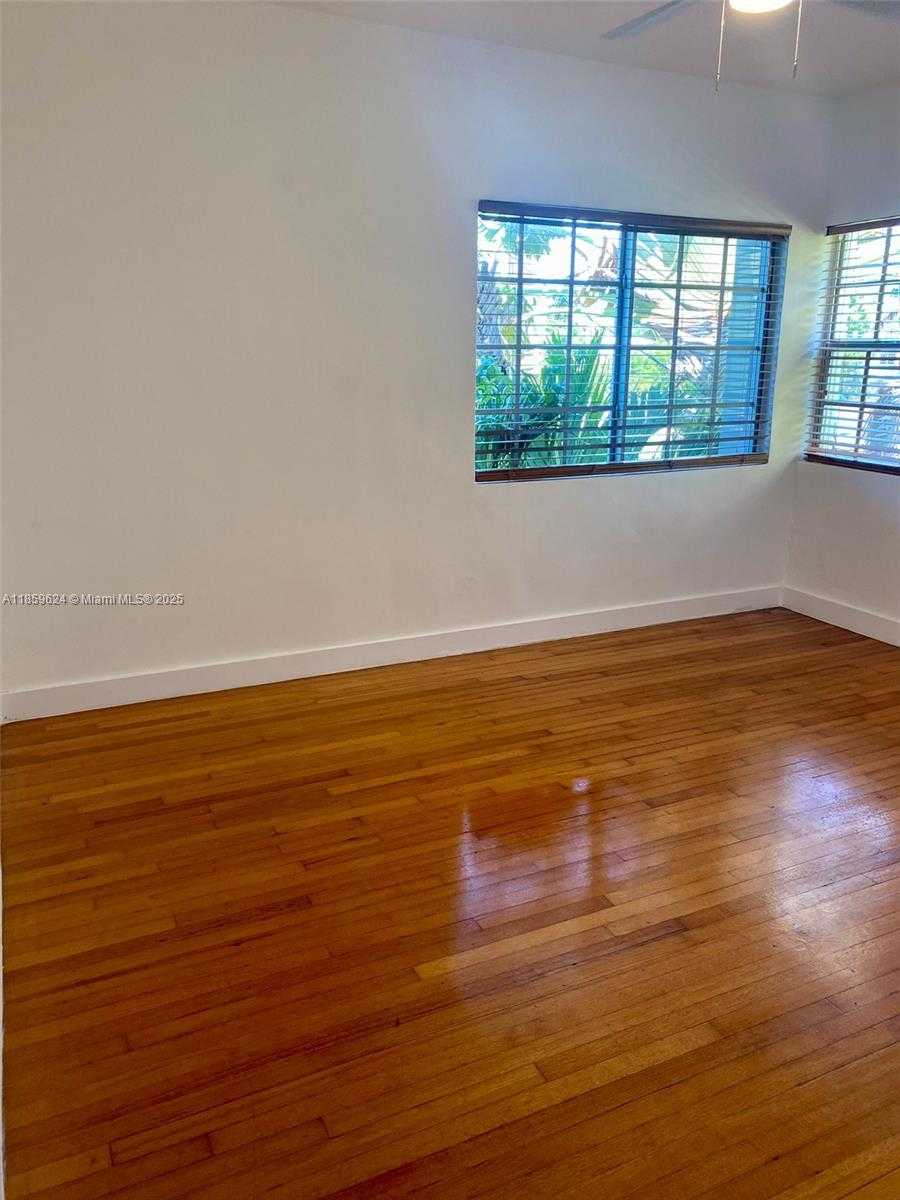 Small Image of 2921 SHERIDAN AVE #3, Miami Beach Number 16