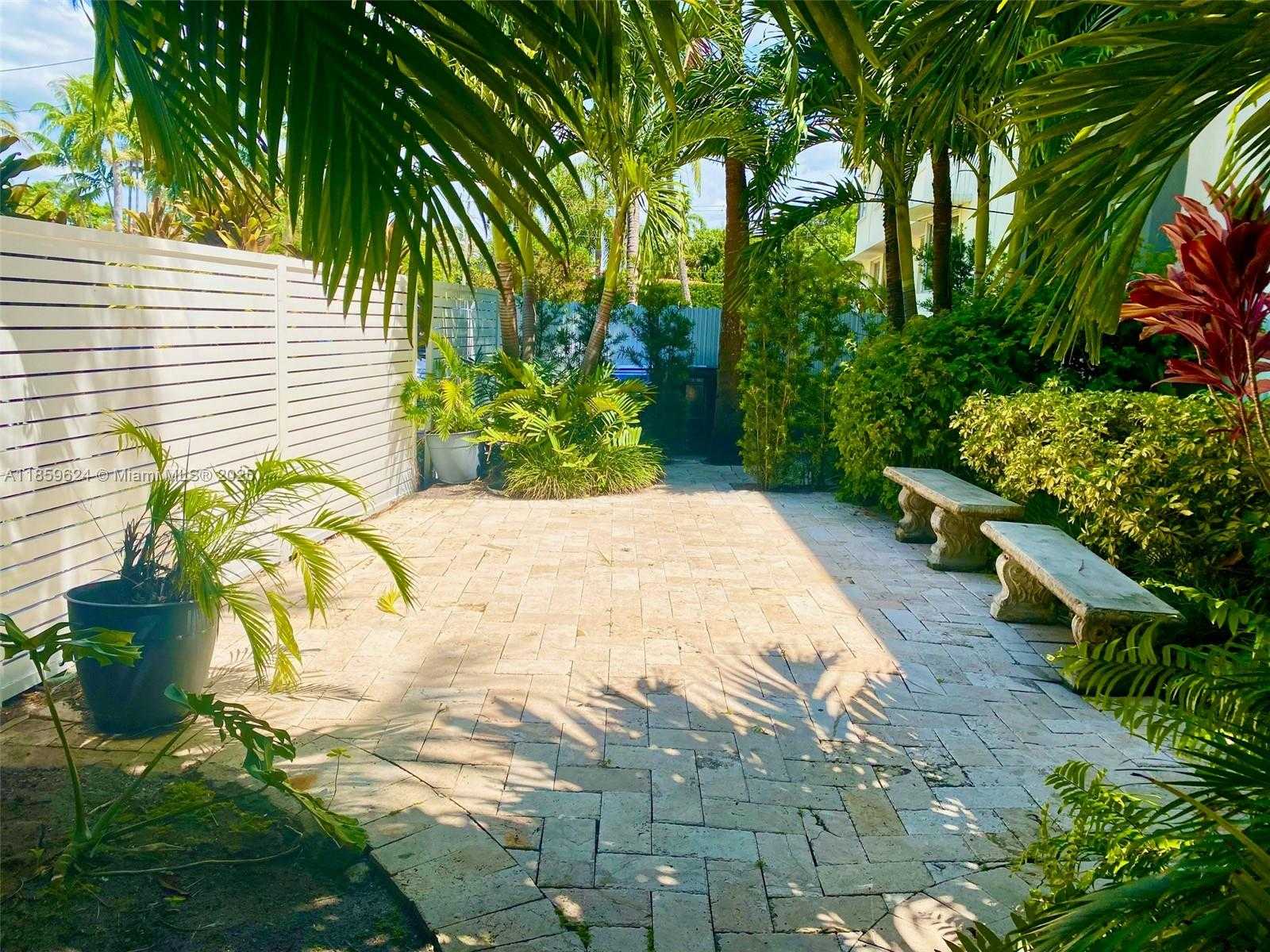 Small Image of 2921 SHERIDAN AVE #3, Miami Beach Number 18