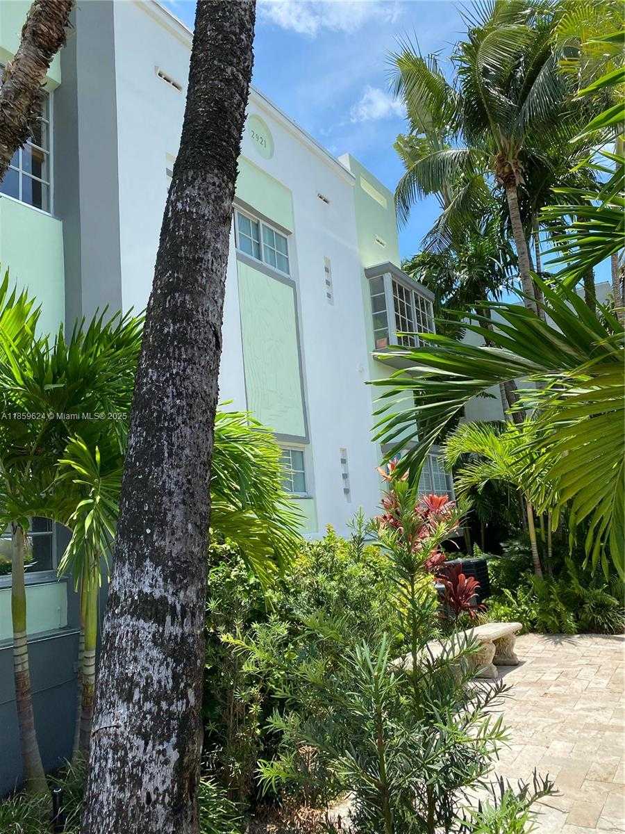 Small Image of 2921 SHERIDAN AVE #3, Miami Beach Number 23