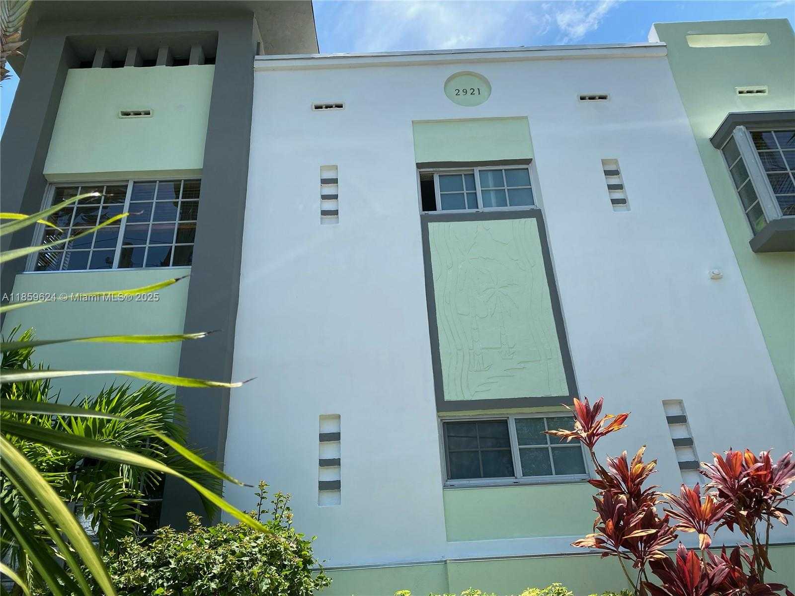 Small Image of 2921 SHERIDAN AVE #3, Miami Beach Number 24