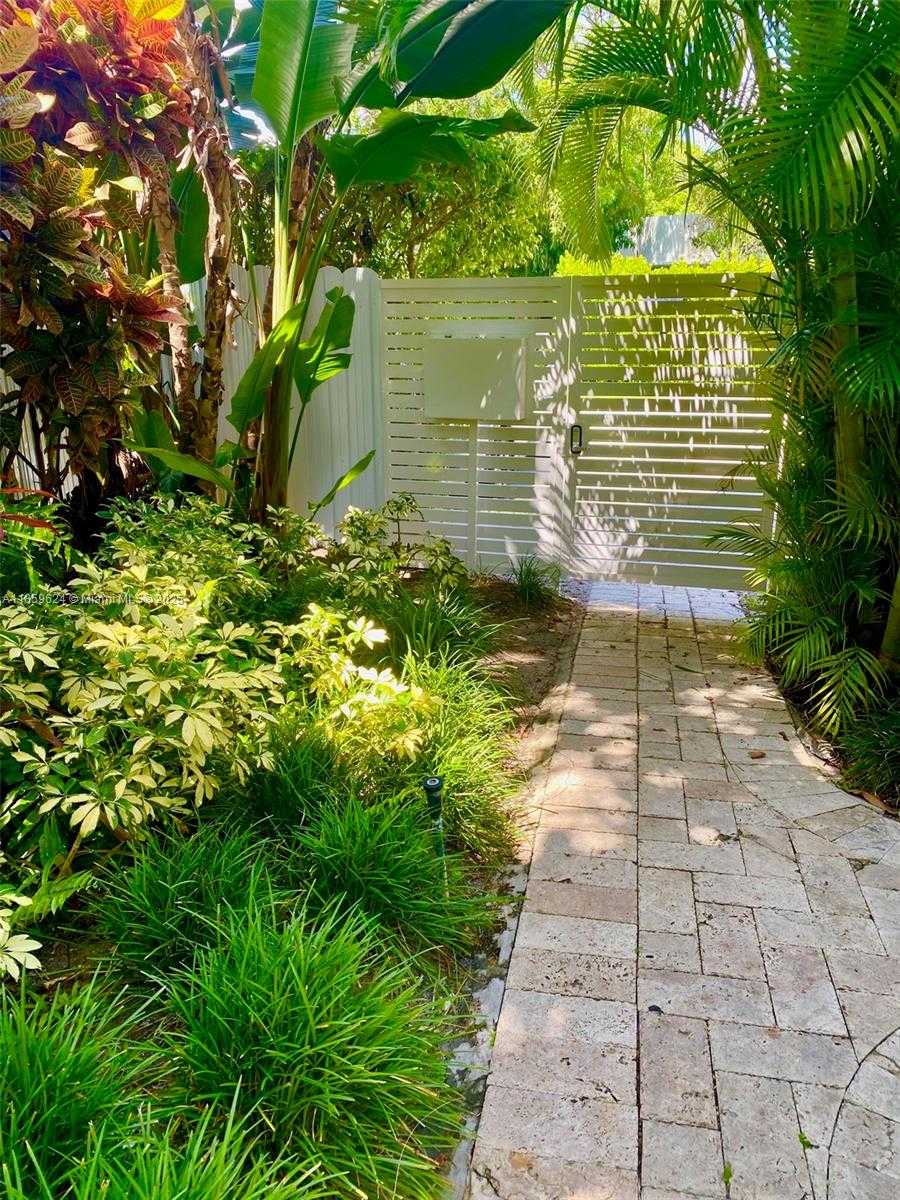 Small Image of 2921 SHERIDAN AVE #3, Miami Beach Number 30