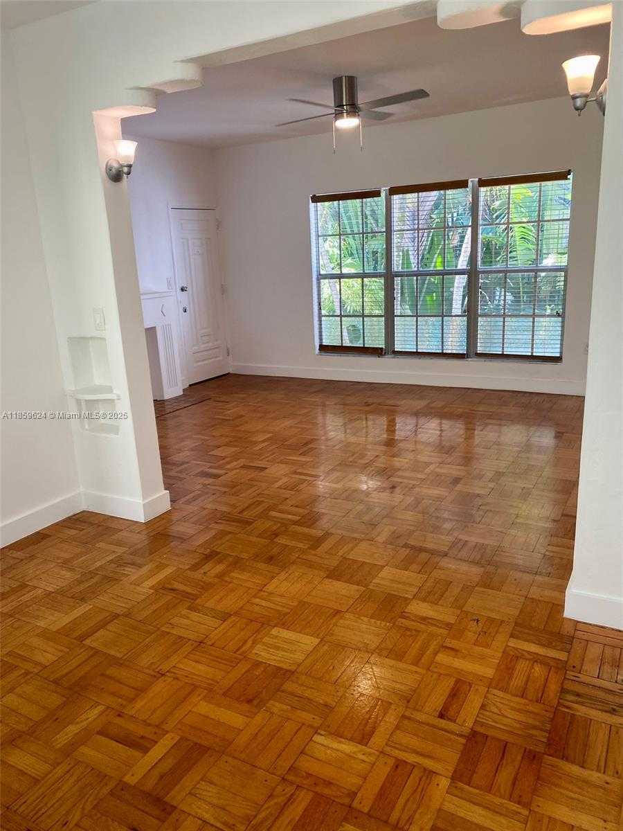 Small Image of 2921 SHERIDAN AVE #3, Miami Beach Number 6