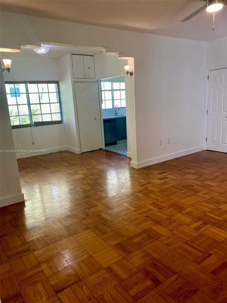 Small Image of 2921 SHERIDAN AVE #3, Miami Beach Number 7