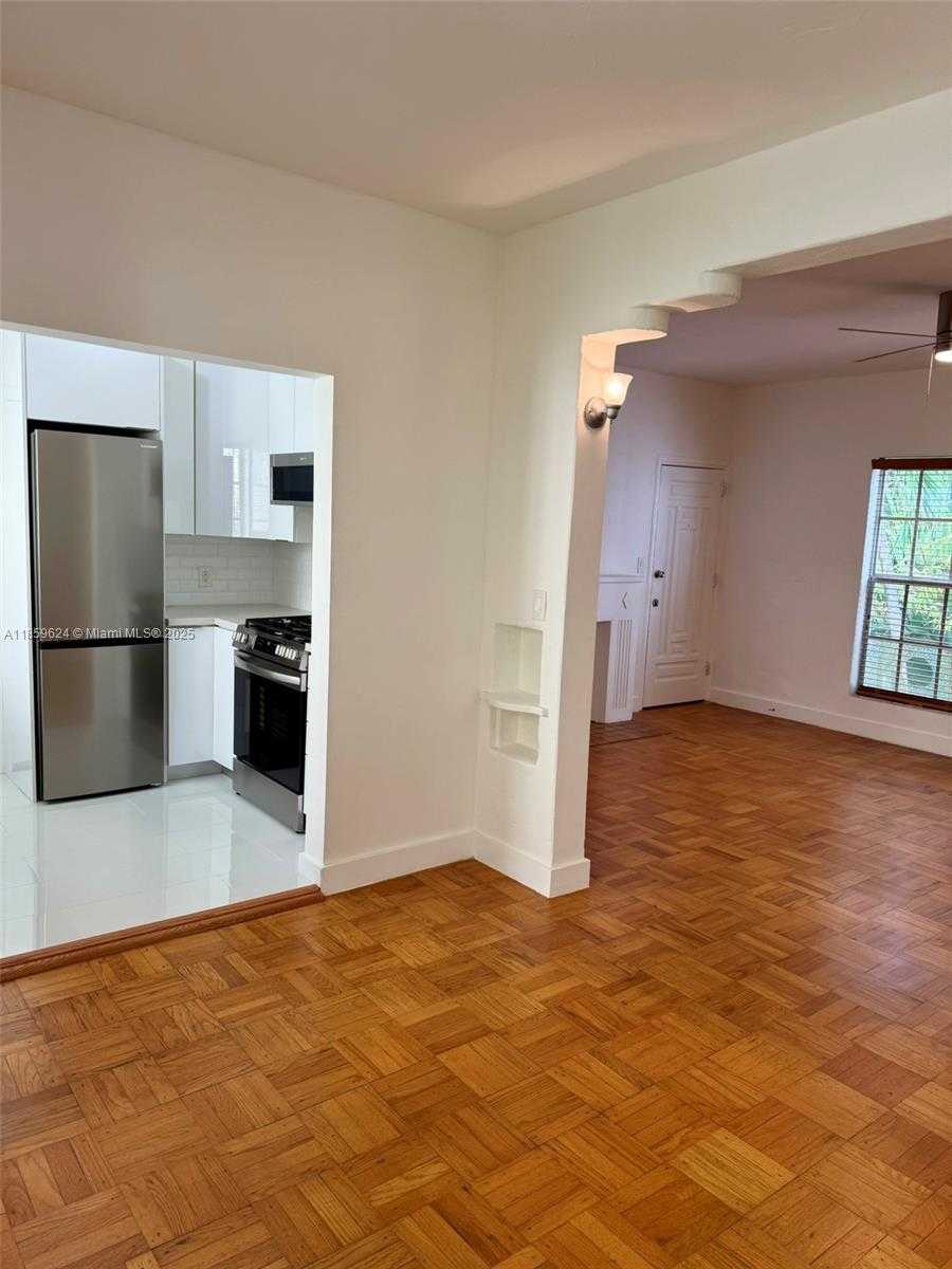 Small Image of 2921 SHERIDAN AVE #3, Miami Beach Number 8