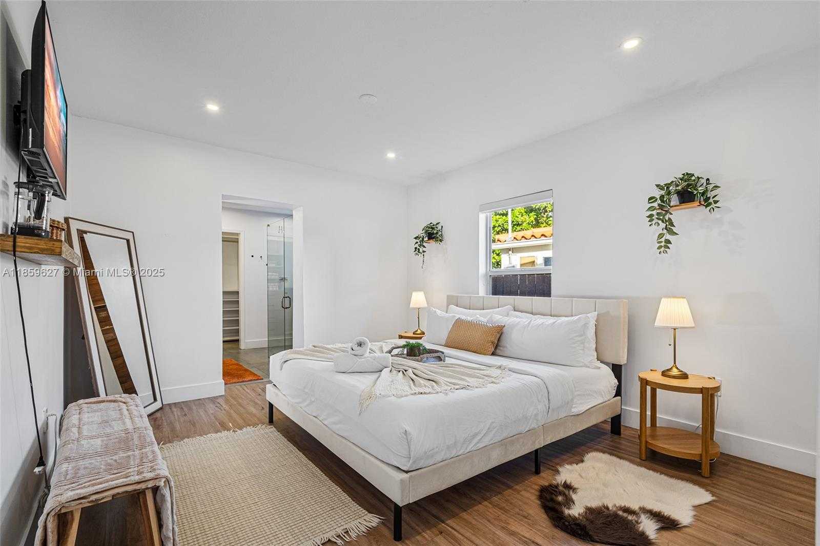 Small Image of 2263 SOUTH WEST 21ST ST, Miami Number 28