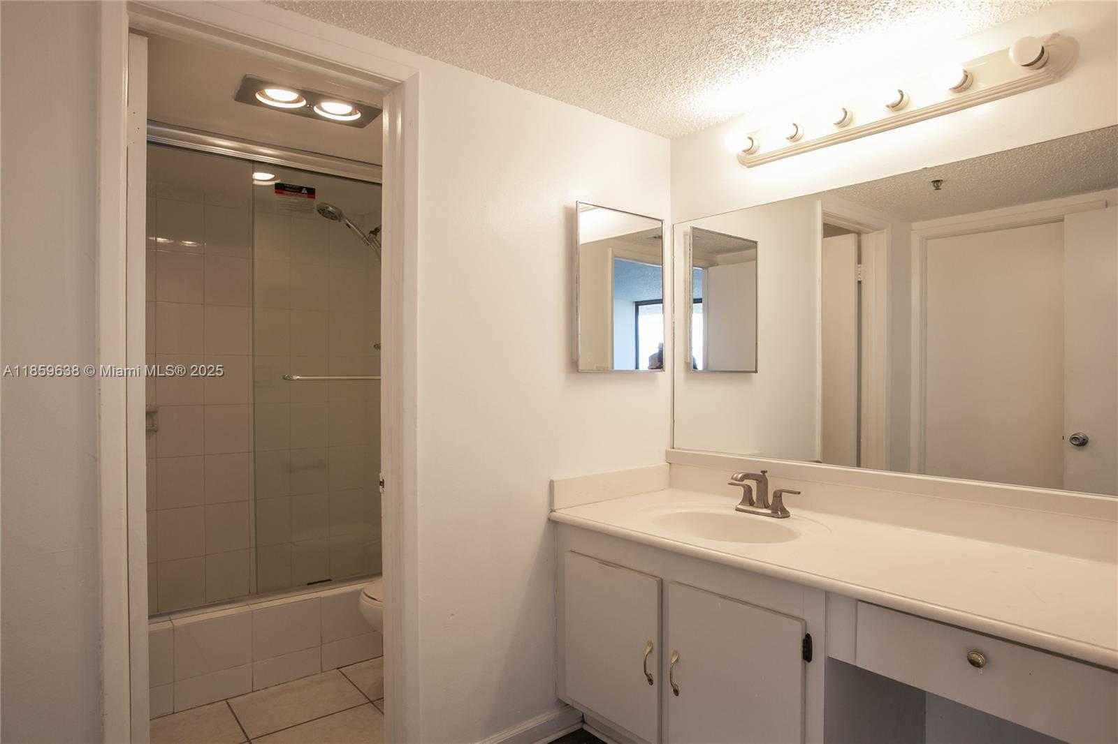 Small Image of 20505 EAST COUNTRY CLUB DR #731, Aventura Number 12