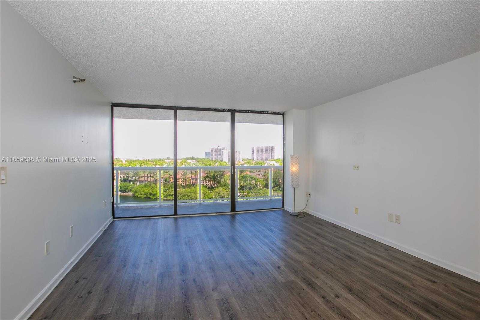 Small Image of 20505 EAST COUNTRY CLUB DR #731, Aventura Number 6