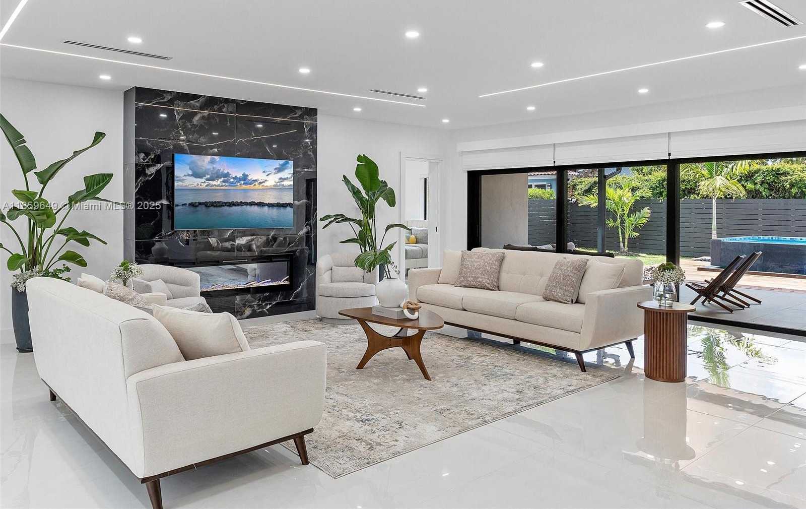 Small Image of 420 NORTH SHORE DR, Miami Beach Number 15
