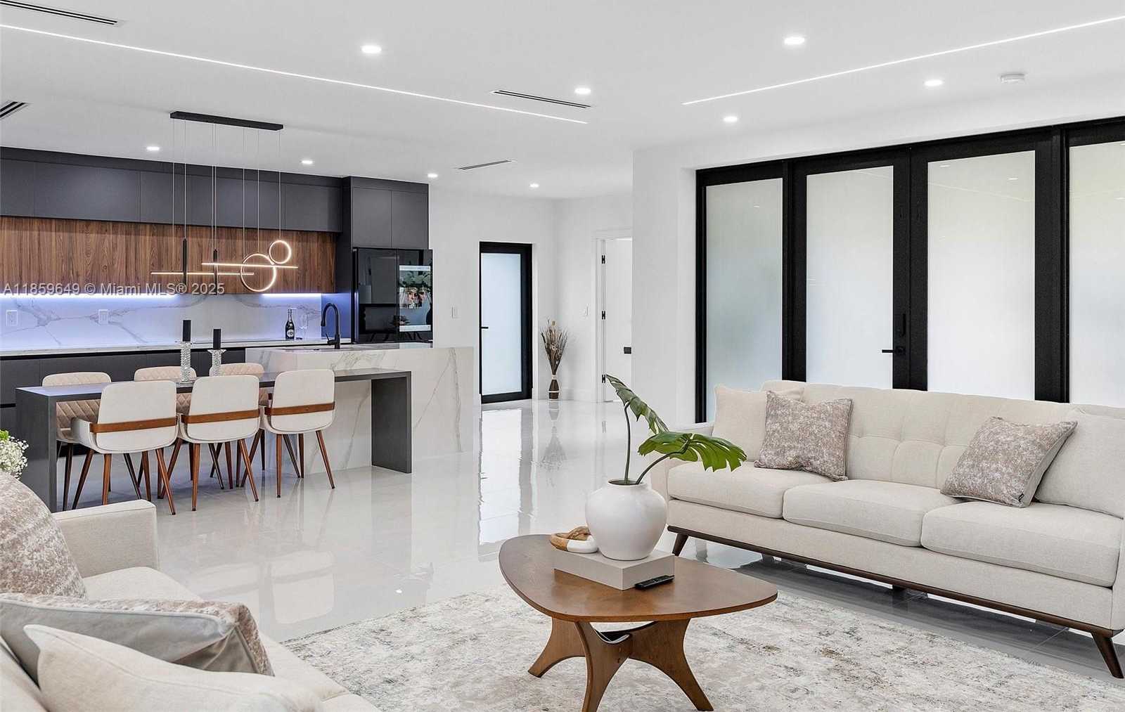 Small Image of 420 NORTH SHORE DR, Miami Beach Number 18