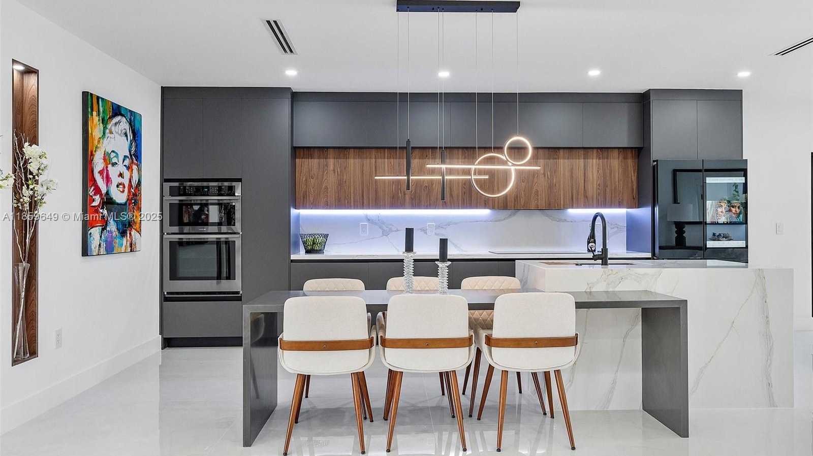 Small Image of 420 NORTH SHORE DR, Miami Beach Number 20