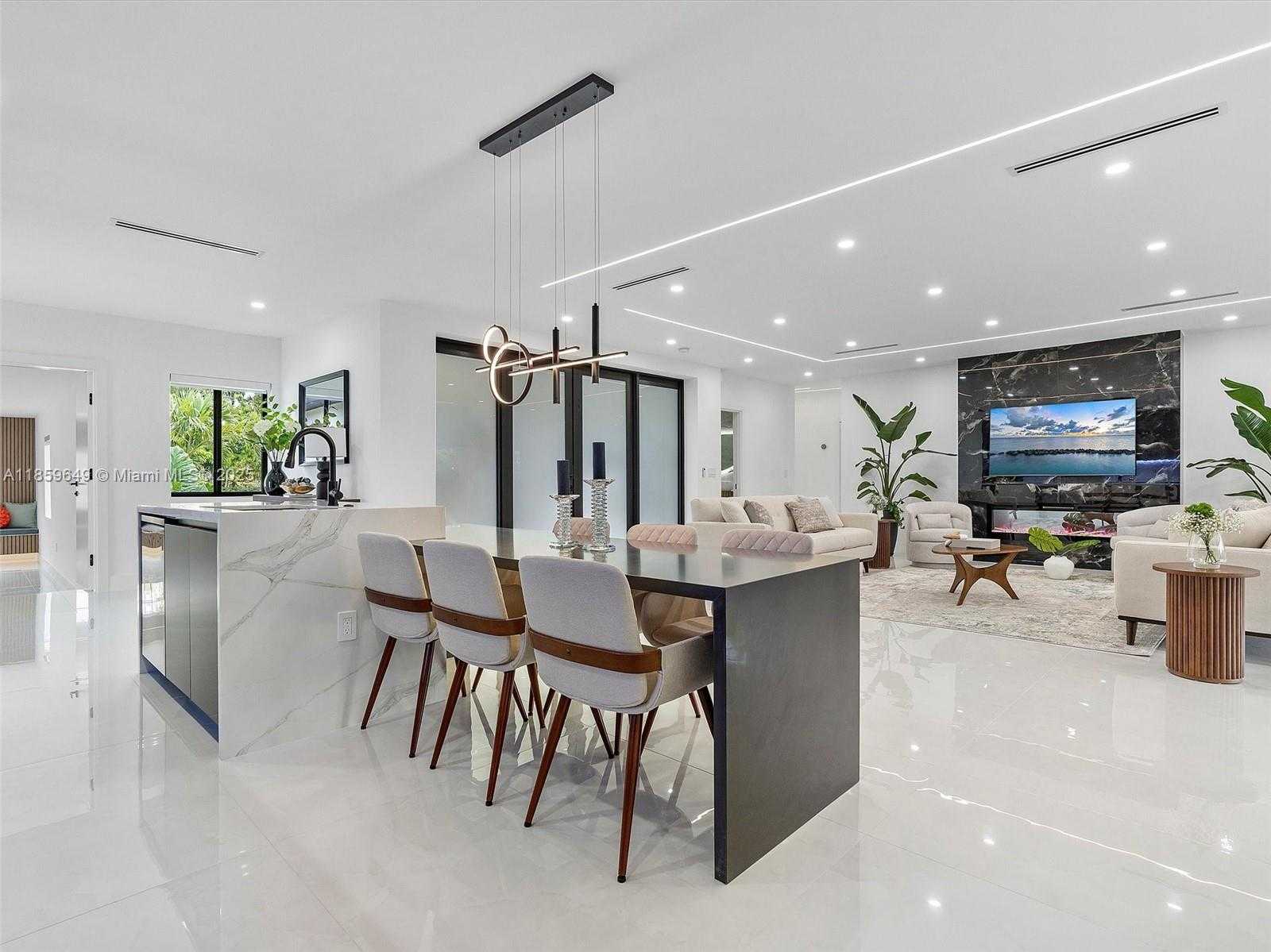 Small Image of 420 NORTH SHORE DR, Miami Beach Number 25